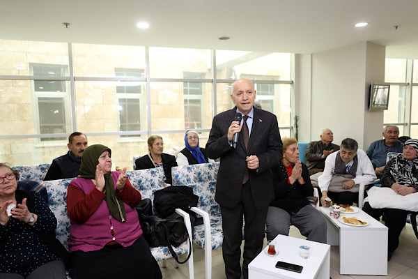 Yenimahalle’de İkinci Bahar Merkezleri’nde müzik dinletileri başladı