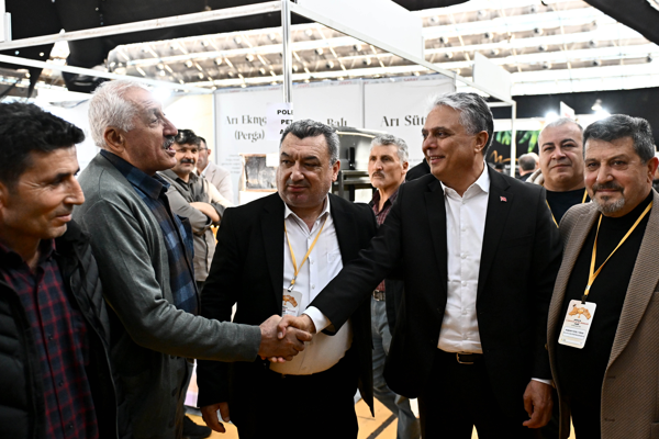 Başkan Uysal’dan arıcılara destek