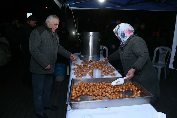 Pamukkale’de  Berat Kandili ikramı yapıldı