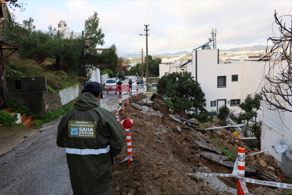 Bodrum’da ekipler şiddetli yağışlara karşı mücadele etti