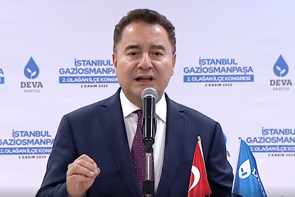 Babacan, Kadın Çalışma Başkanlarıyla istişare toplantısı yaptı