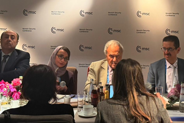 El Hater, “Körfez’de Gerilimi Azaltma ve Güvenliği Artırma” paneline katıldı