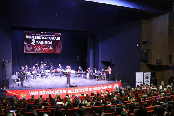 Van Büyükşehir Belediyesi Konservatuvarı’nın kuruluş yıl dönümü etkinliği