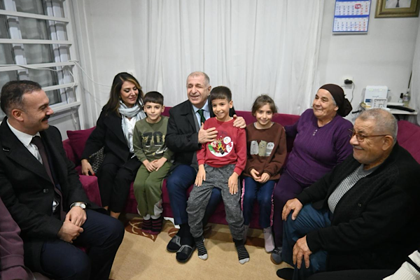 Özdağ’dan şehit ailelerine ziyaret