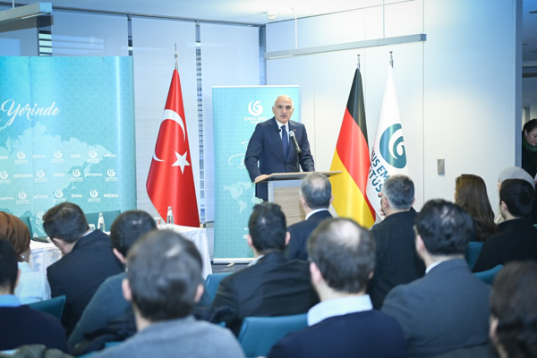 Bakan Ersoy’dan Berlin’de Yunus Emre Enstitüsü’ne ziyaret