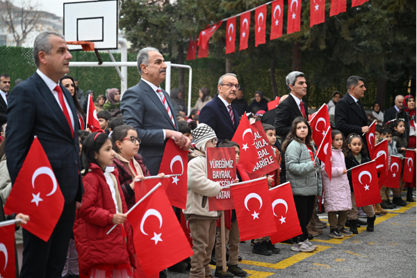 Malatya Valisi Yavuz, Fatih İlkokulu’ndaki törene katıldı