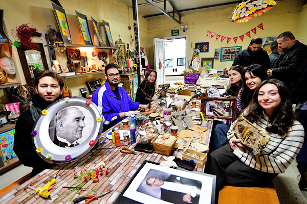 Bornova’da “Atıktan Sanata Genç Bakış” etkinliği düzenlendi