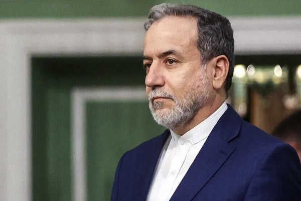 Araghchi, Ummanlı mevkidaşı ile bir araya geldi