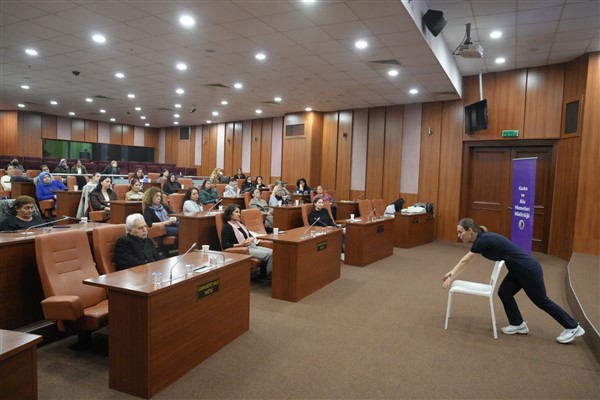 Kartallı kadınlar temel ilk yardım eğitimi aldı