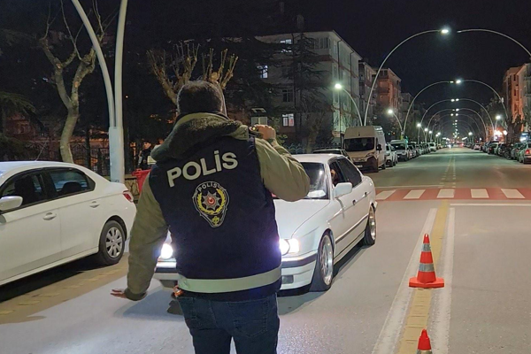 Karaman’da çeşitli suçlardan aranan 10 şahıs yakalandı