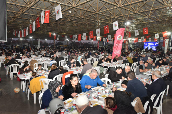 Kepez’de Çamlıbel, Göçerler ve Fatih mahalleleri iftar sofralarında buluştu