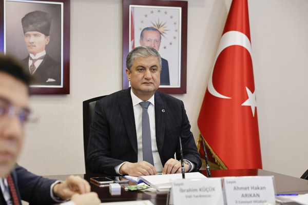 Vali Yavuz: Trafik düzeni günlük yaşamı etkileyen önemli bir unsurdur