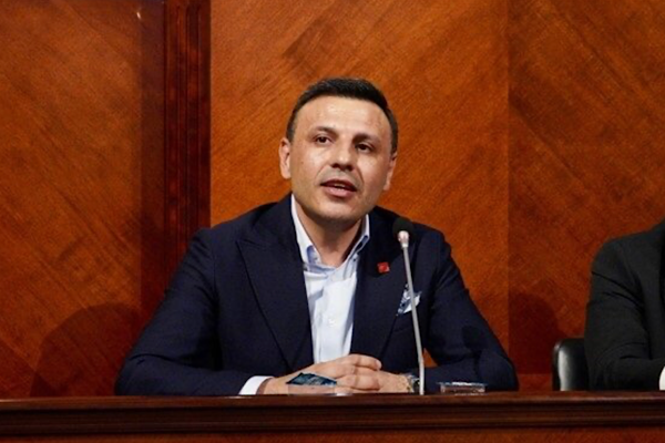 Çelik: Mehmet Murat Çalık tutuksuz yargılanmalıdır