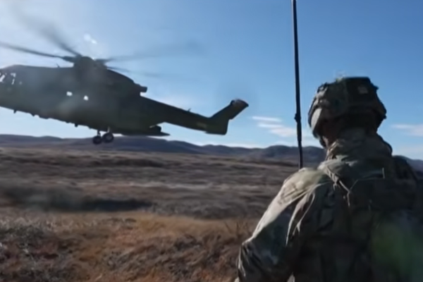 Politico: NATO, Trump’ı memnun etmek için Grönland’a konuşlanıyor