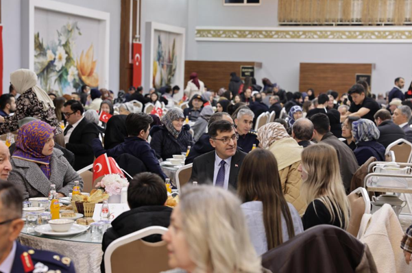 Başkan Kahveci, şehit aileleri ve gazilerle iftar yaptı