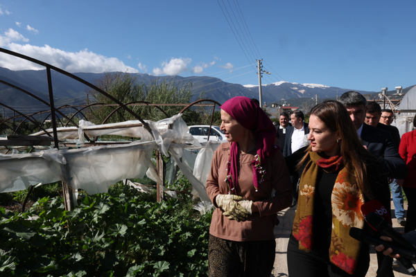 Başkan Vekili Özdemir’den çiftçilere geçmiş olsun ziyareti
