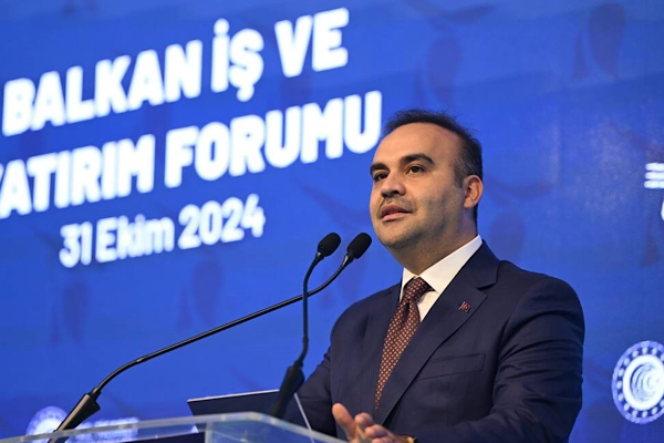 Bakan Kacır, AK Parti İstanbul Gençlik Kolları programına katıldı
