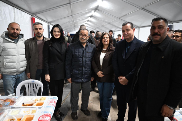 Çerçioğlu, vatandaşlarla iftar sofrasında buluştu