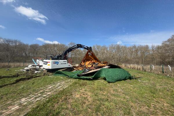 İSKİ Terkos’ta kaçak yapıları temizledi