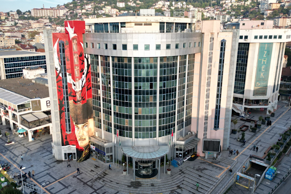 İzmit’te bayram öncesi esnafa satış müjdesi