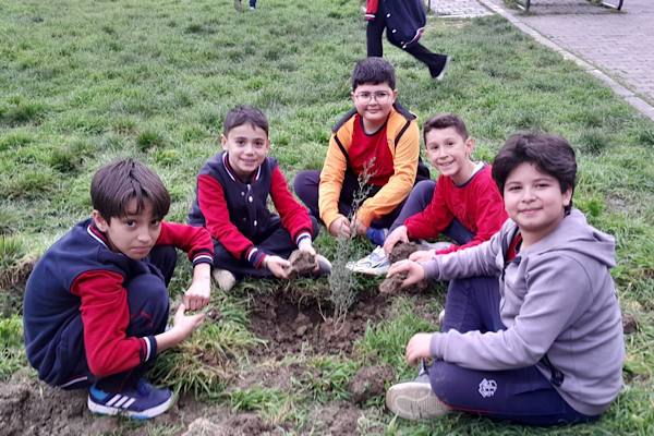 Nilüfer’de Orman Haftası kapsamında 150 fidan dikildi