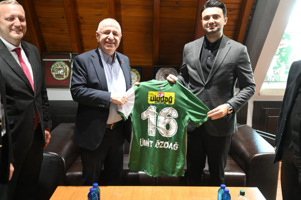 Zafer Partisi Genel Başkanı Özdağ’dan Bursaspor Kulübüne ziyaret
