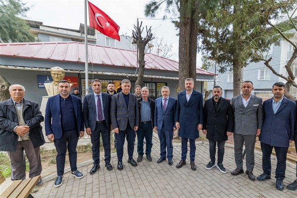 Başkan Tugay, Buca’da vatandaşlarla bayramlaştı