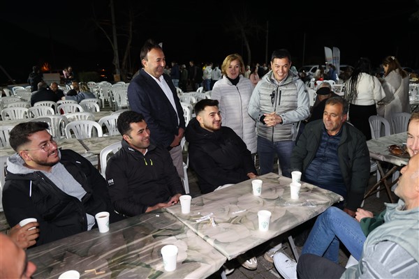 Marmaris Belediyesi üç mahallede daha iftar sofrası kurdu