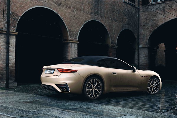 Maserati ikonik modelleriyle Car and Driver 2026 Editors’ Choice ödüllerini topladı