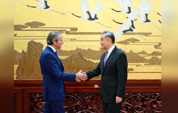 Wang Yi, UAEA Başkanı Grossi ile görüştü