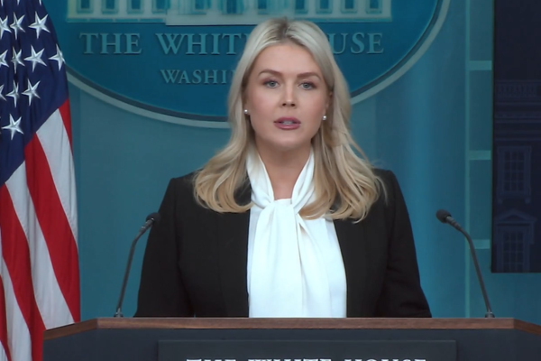 Leavitt: Trump, Hürmüz Boğazı’ndan geçen tankerlere refakat edileceğini belirtti