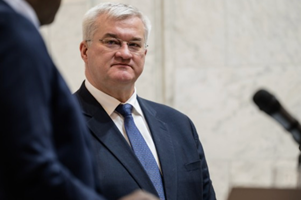 Sybiha, Bahreyn Dışişleri Bakanı Alzayani ile görüştü