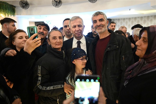 Yavaş, Pursaklar’da iftar programına katıldı