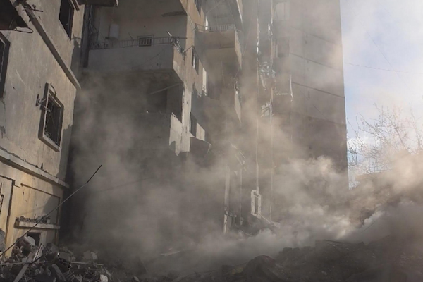 İsrail’in Güney Lübnan’daki hava saldırıları yıkıma neden oldu