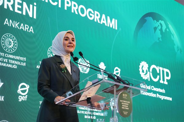 Bakan Göktaş, şehit aileleri ve gazilerle iftarda buluştu