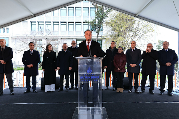 Başkan Vekili Aslan, Saraçhane’de personelle bayramlaştı