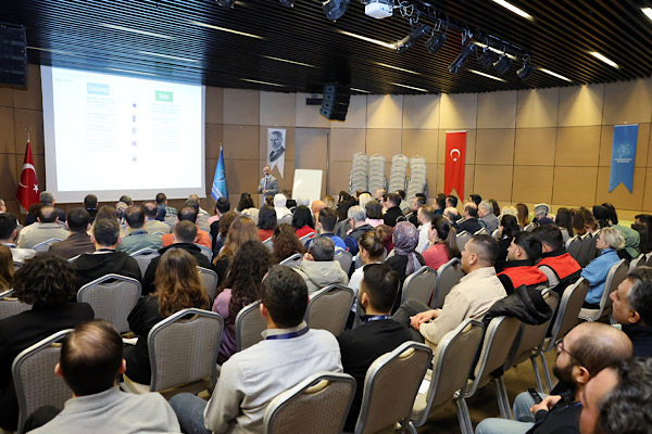 Küçükçekmece’de personele Resmi Yazışma Kuralları eğitimi verildi