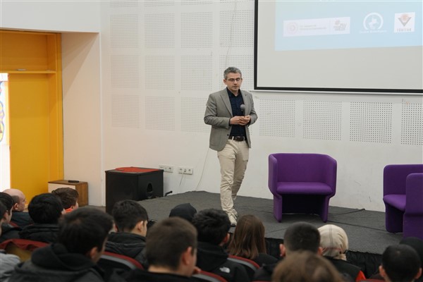 “Dronların Sivil Kullanım Alanları” söyleşisi düzenlendi