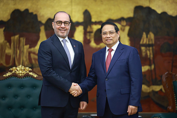 Vietnam Başbakanı Chinh, Katar Büyükelçisi Abel’i kabul etti