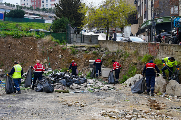 Maltepe’de mahallelerde bahar temizliği çalışması başlatıldı