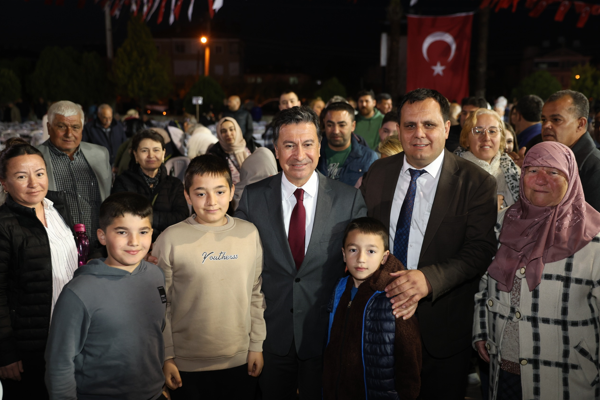 Dalaman’da Kadir Gecesi’nde binlerce vatandaş aynı sofrada buluştu