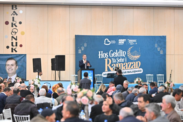 Başkan Akın, muhtarlarla iftarda bir araya geldi