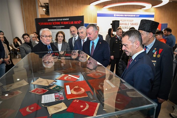 Vali İlhami Aktaş “Çanakkale İçinde Vurdular Beni” sergisini açtı