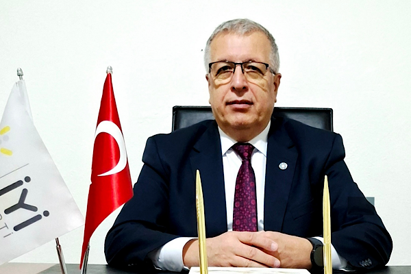 Karaduman: Yönetmek; karar almak, arkasında durmak ve bedelini üstlenmektir