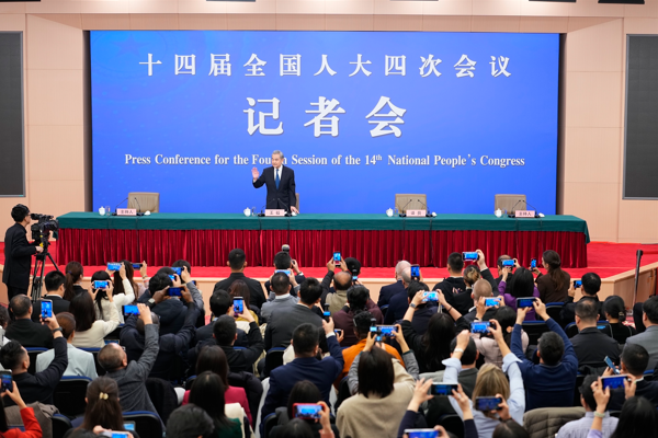 Wang: Çin ve ABD liderleri ikili ilişkilere stratejik güvence sağlıyor