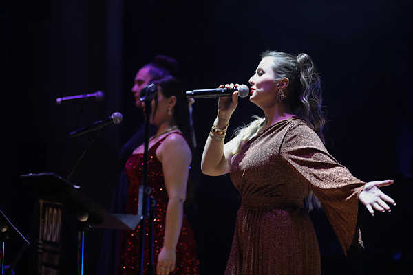 Antalya’da “Sezen Aksu Şarkıları Konseri” düzenlendi