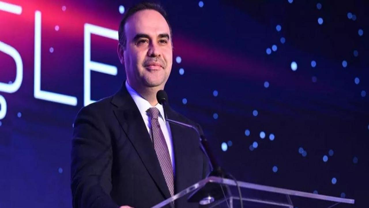 Otomotivde 41,5 milyar dolarlık dev rekor: Bakan Kacır yeni verileri açıkladı!