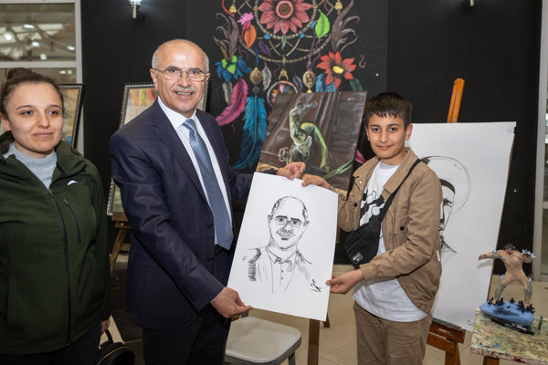 “Otizm Farkındalık Haftası Resim Sergisi” düzenlendi