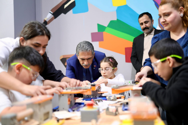 Teknoloji ve Tasarım Atölyesi ile Ahşap Montaj Atölyesi’ne ilgi sürüyor