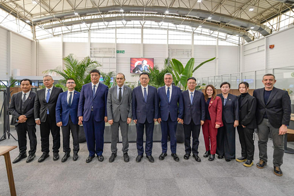 İzmir ve Qingdao arasında ticaret ve kentsel iş birliği görüşmesi